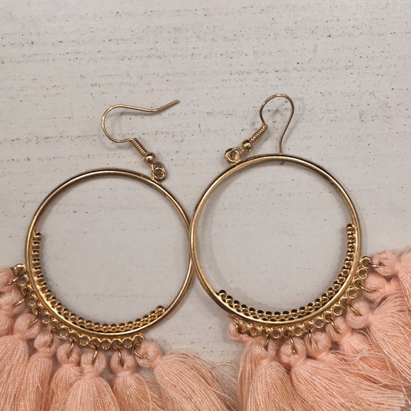 New peach tassel earrings - Picture 4 of 6